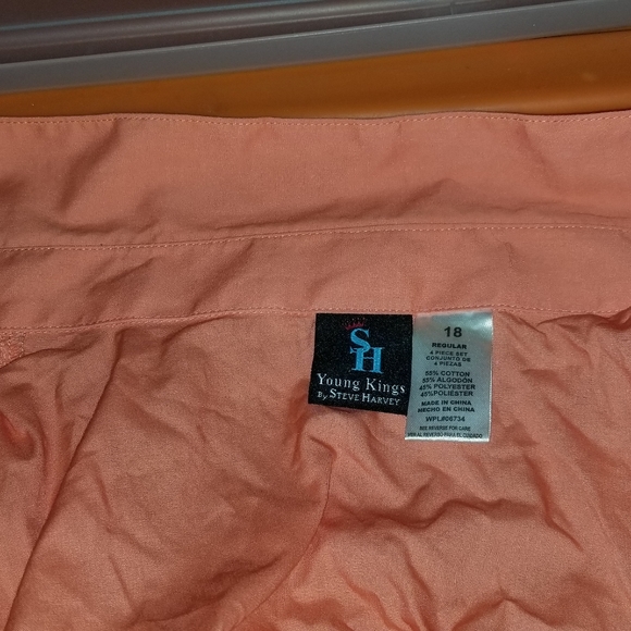 Boy's dress clothes 3 Piece Suit - Picture 5 of 5